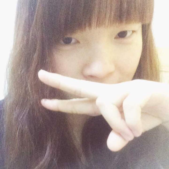 彩彩。