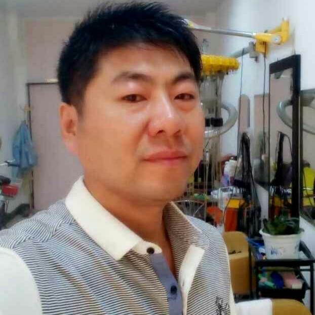 老刀修面派艺美发编发盘发烫染造型卖剃刀