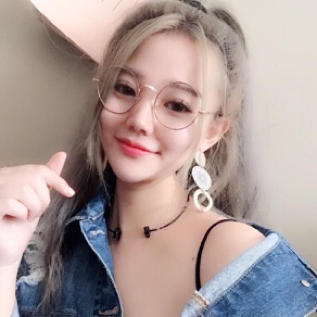 蕊妮Renee