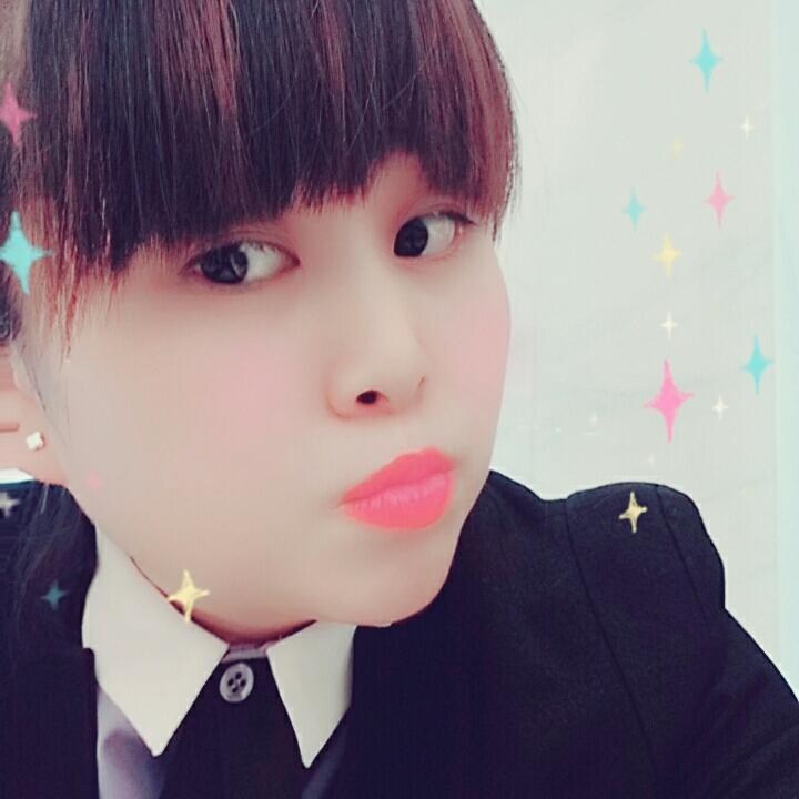 瑶瑶女王👸🏻💍💄