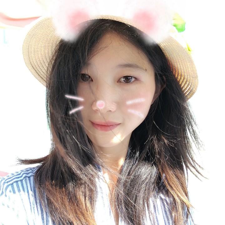 本宝宝不会卖萌ヽ( ￣д￣;)ノ