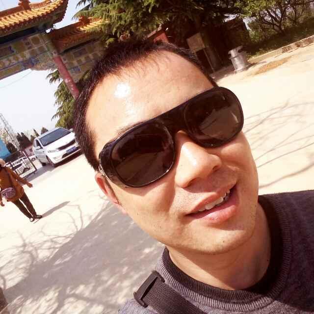 收报废汽车的小尊