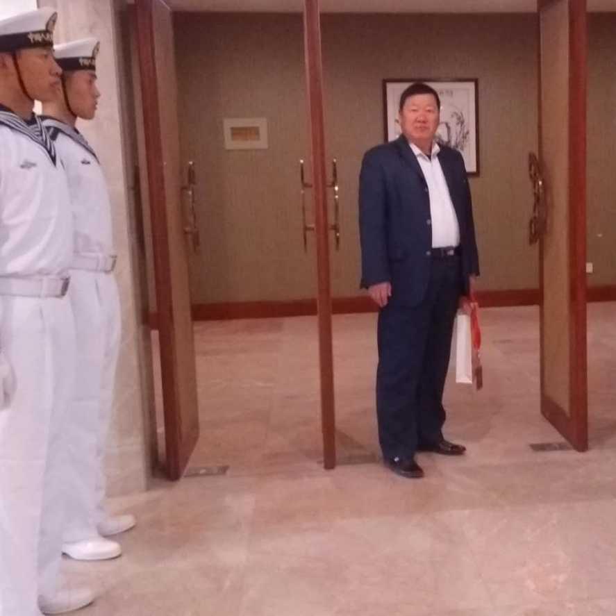 他们的哥