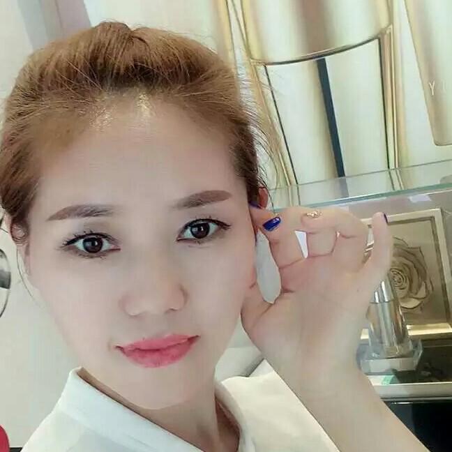 张婕