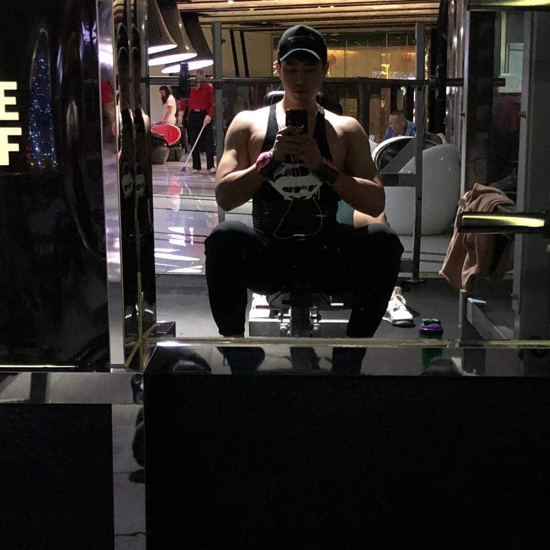 喜乐汇量贩KTV-戴查理