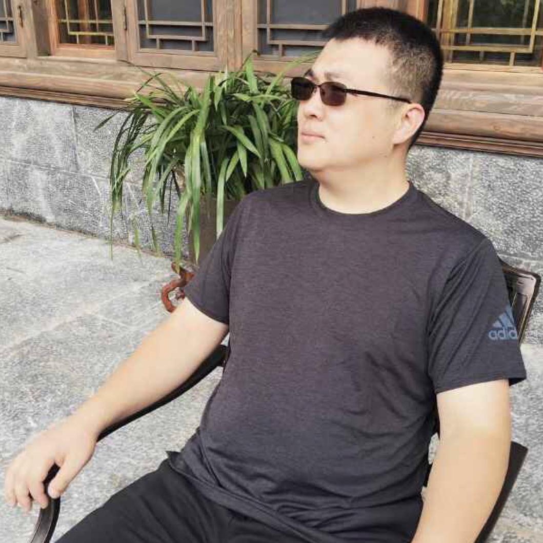 南京阿瓦隆服饰｜车旭平