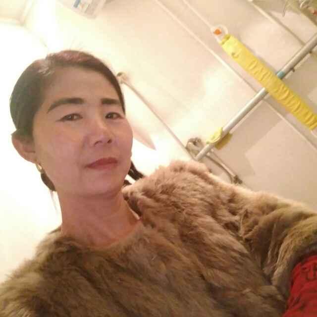 一抹苦涩的笑