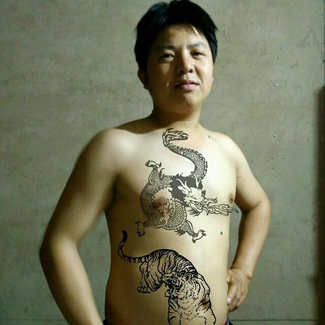 拿把小刀混饭吃。