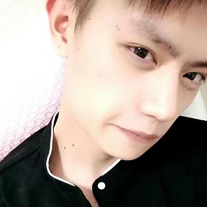 两百多斤的死胖子