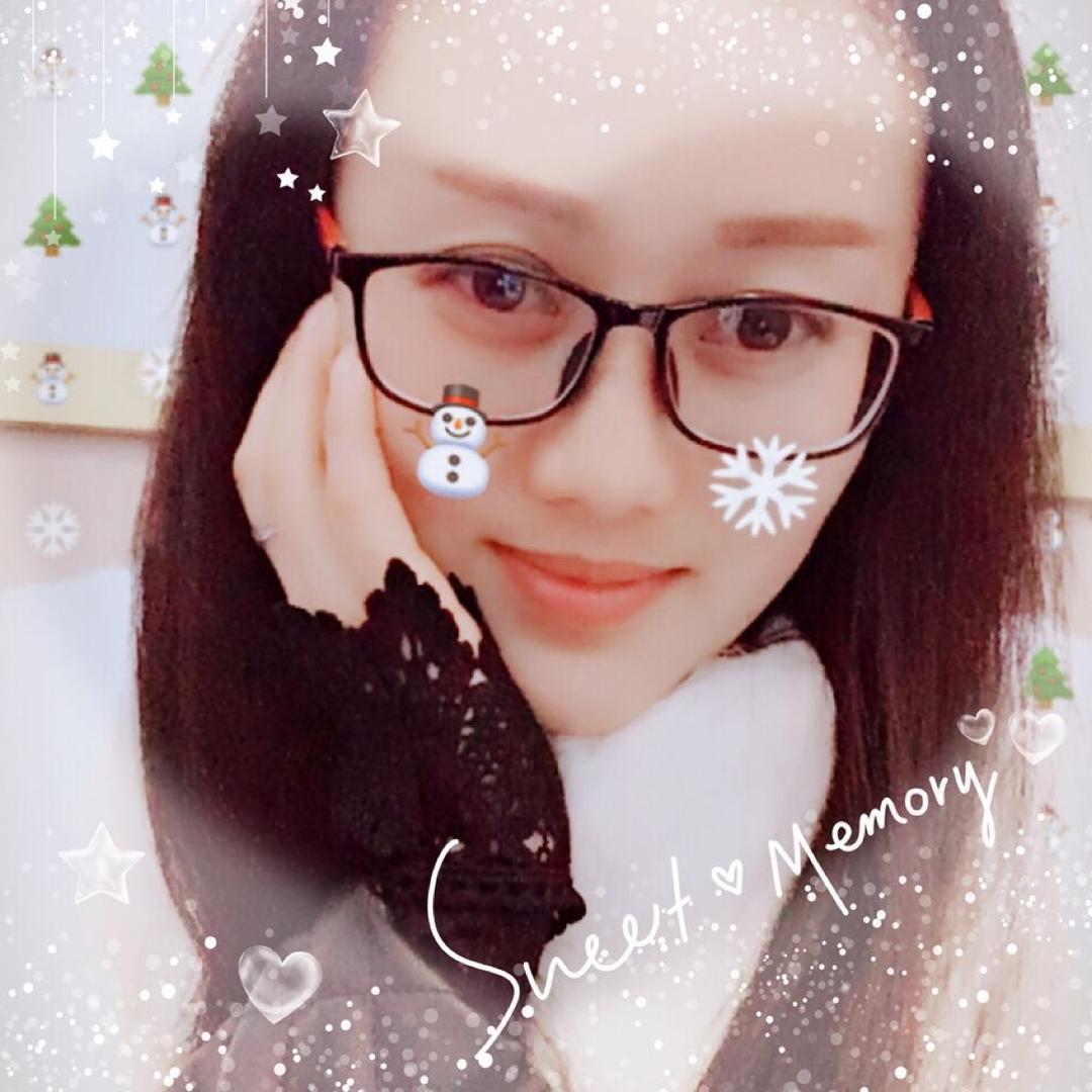 佳 妮