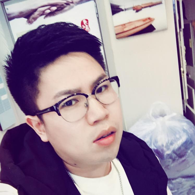 短发玩家～小明老师