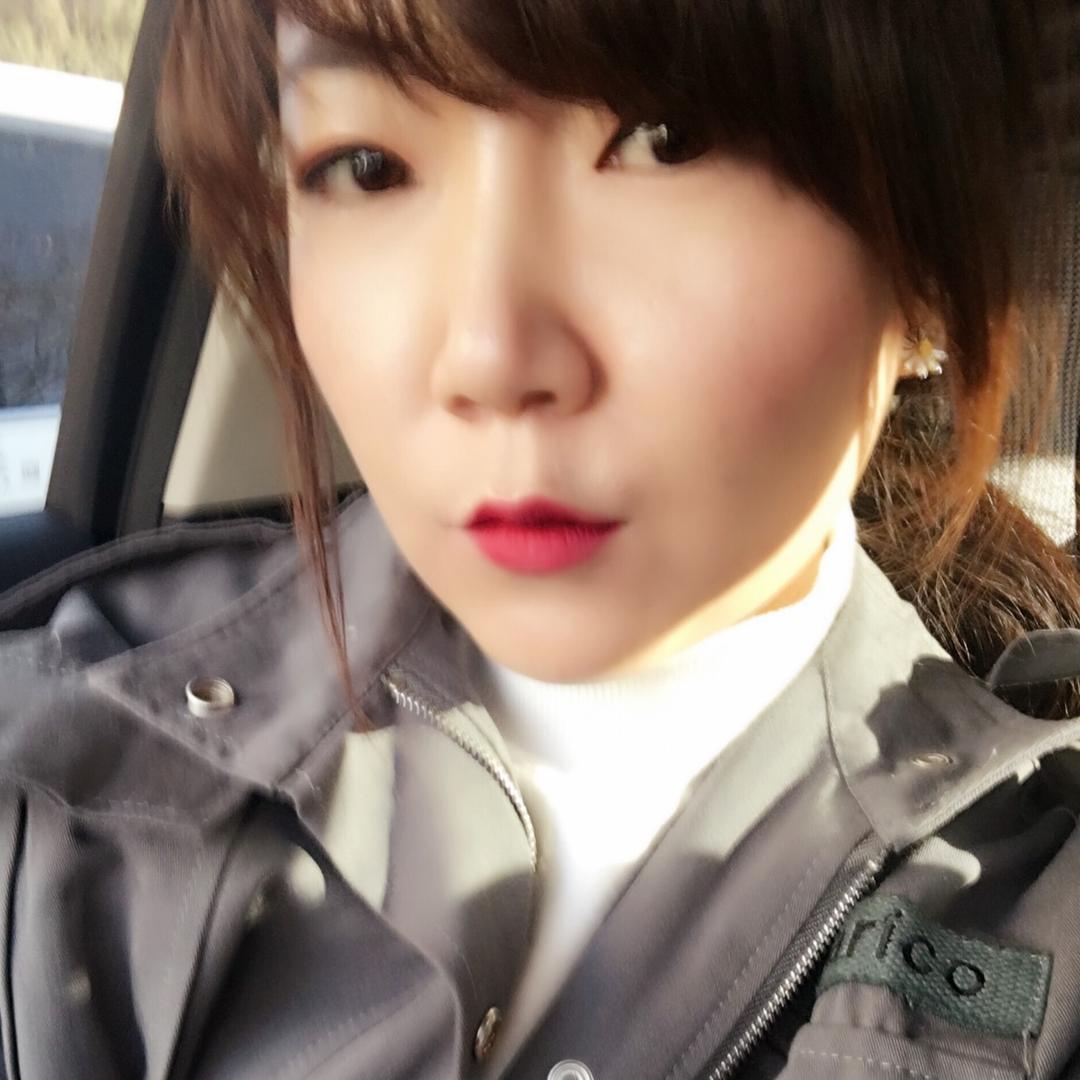 ʕ ͡ຈ  半倾心💋