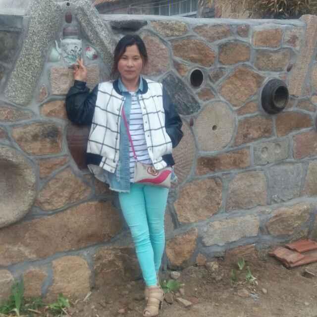 坚强女孩没头没脑