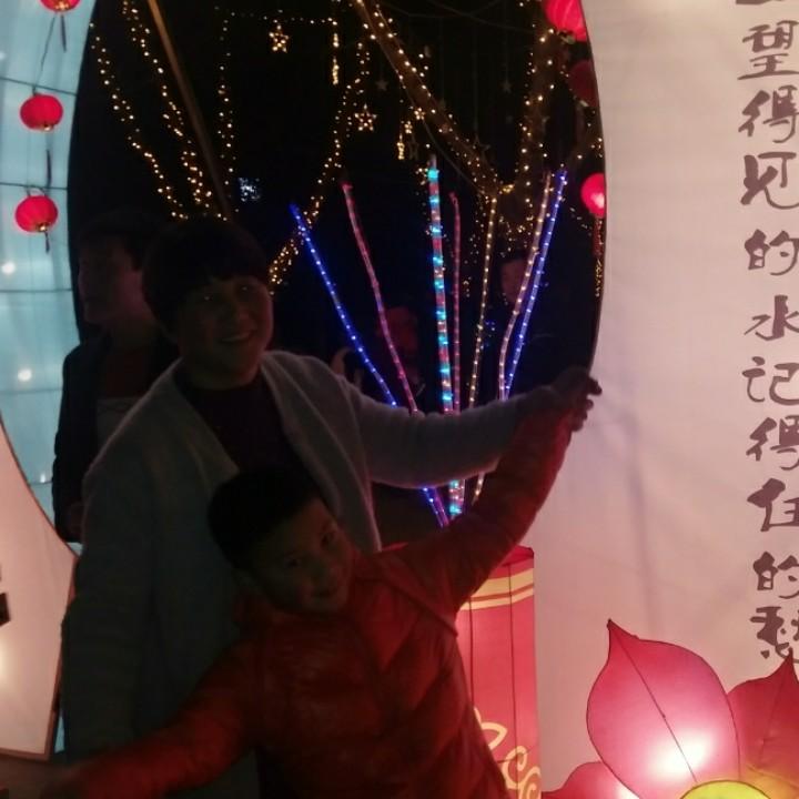 行走在灼热的沙漠