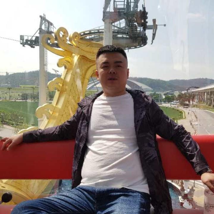 辉