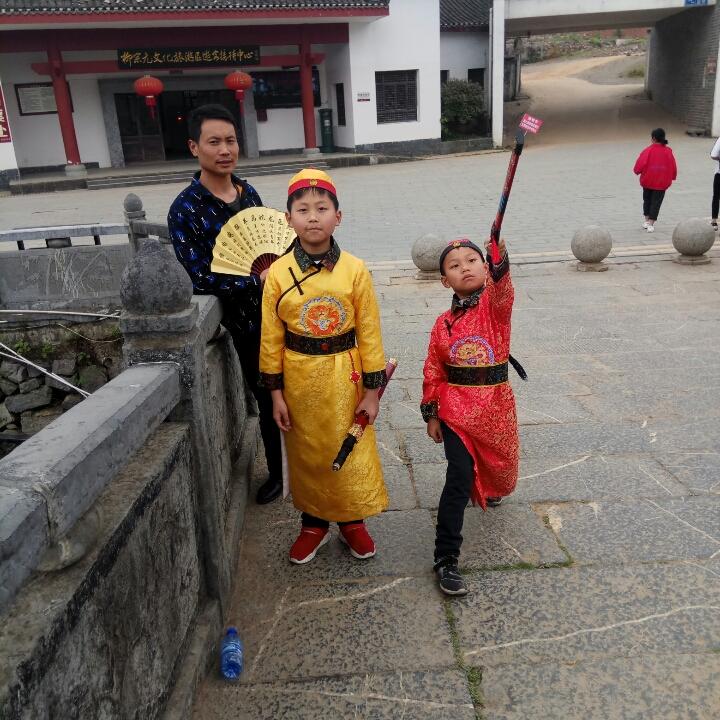 鸼乚想进共建班