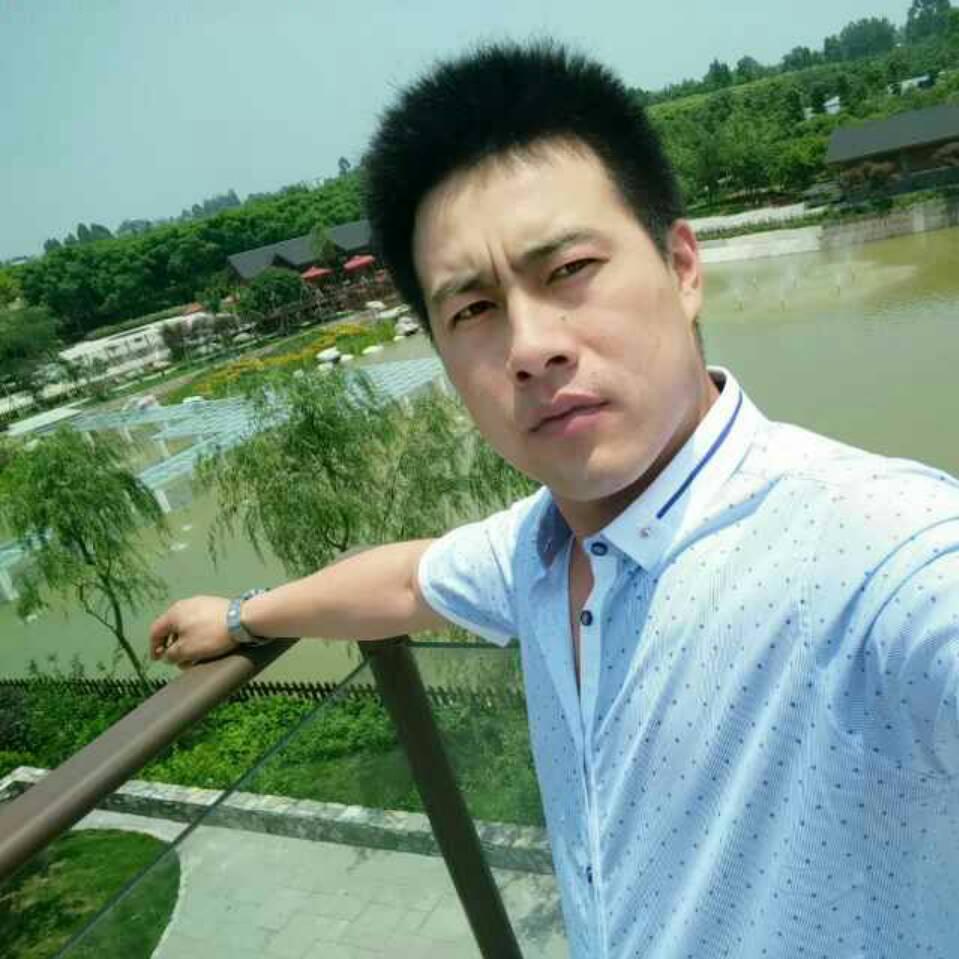 泰贤居 家具  帅哥哥