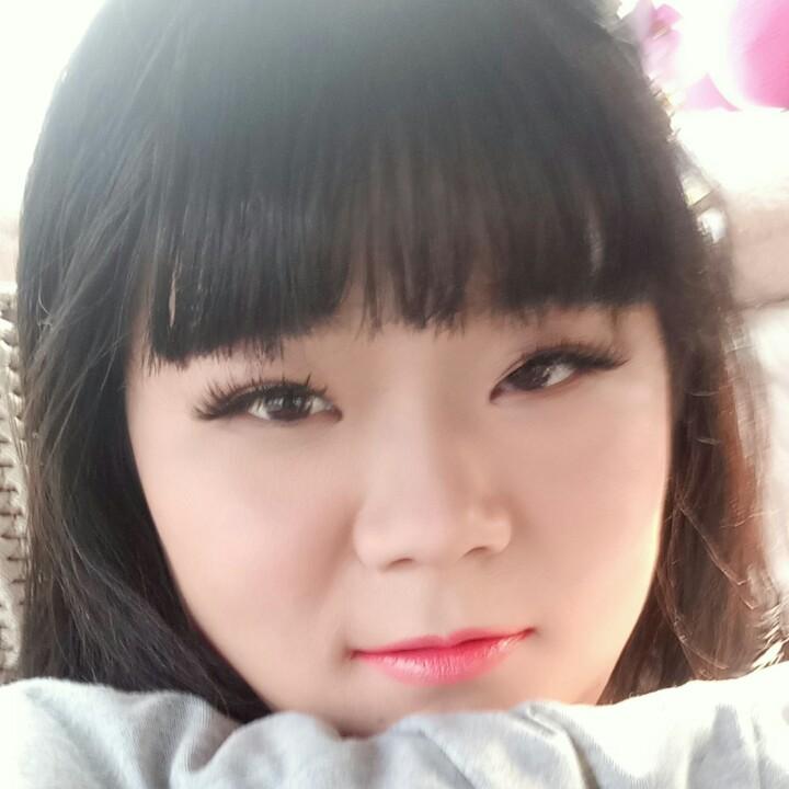 依依