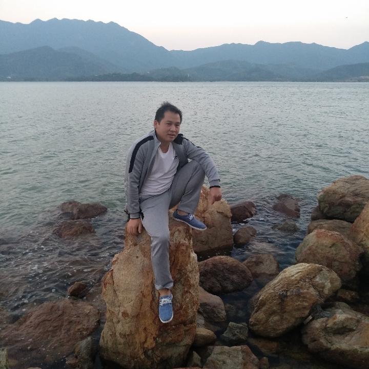 不闯红灯礼让行人