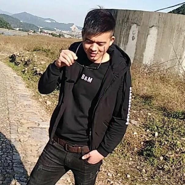 辉  仔