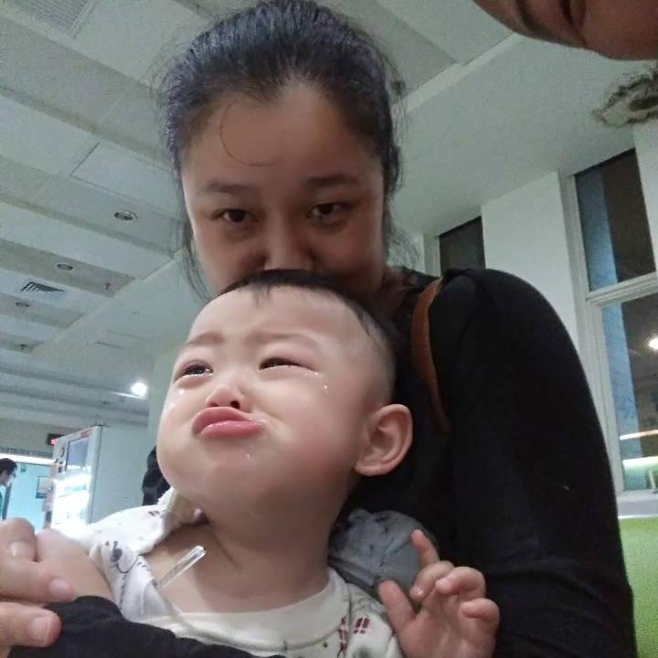月光下的老狼