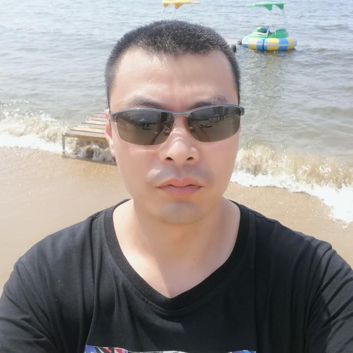 爱唱歌聊天的密小哥