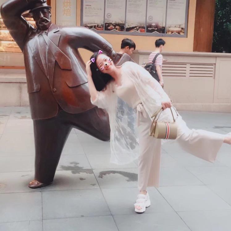 喜欢王嘉尔的海棉宝宝（女）