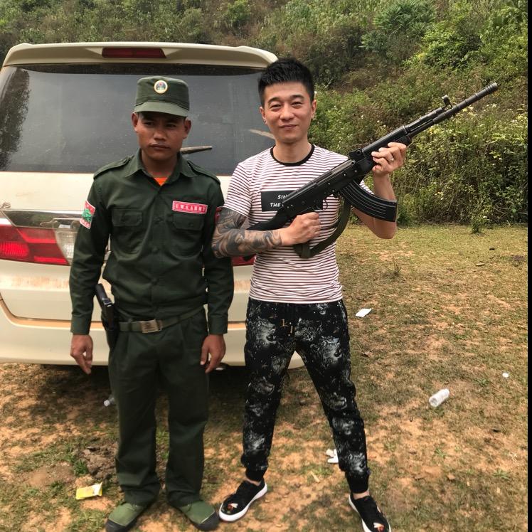 张   先生