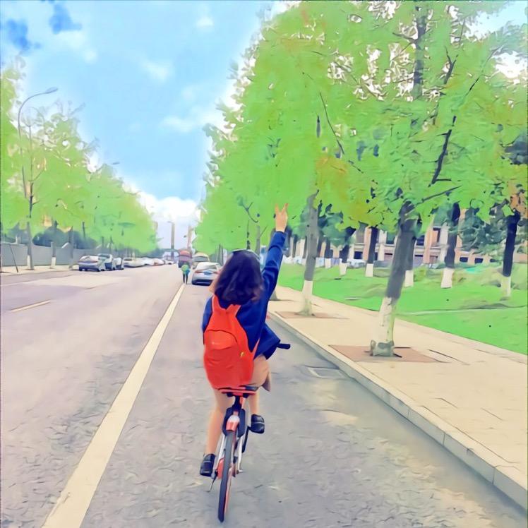 小何同学