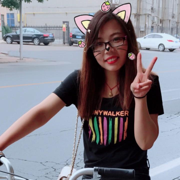 小妞儿越单纯越幸福