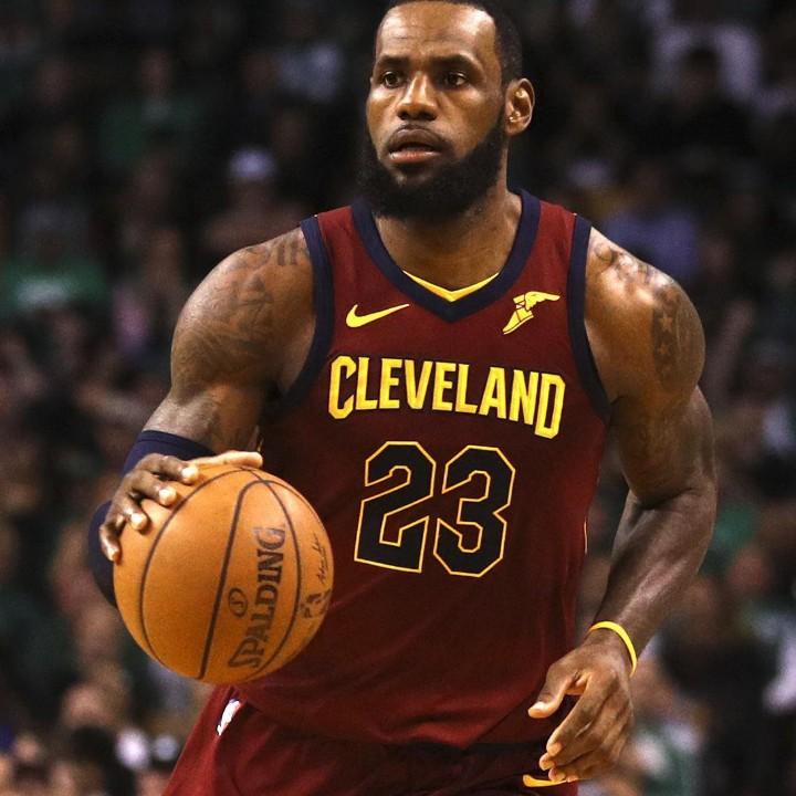 二冬面馆  青年路  盛鑫烤面筋对面