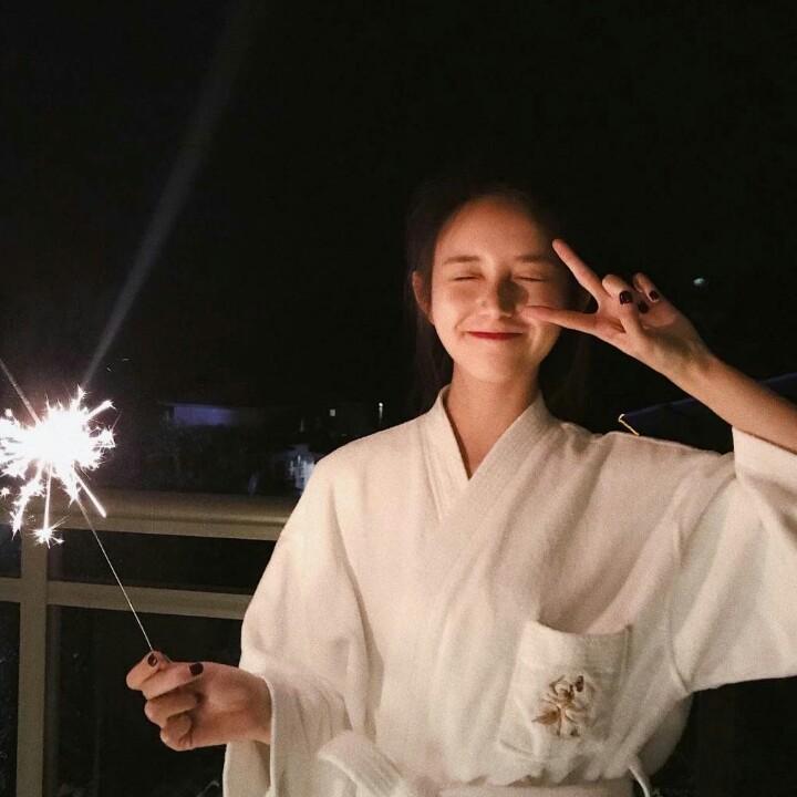 艺可妈咪还是个少女呐🌸