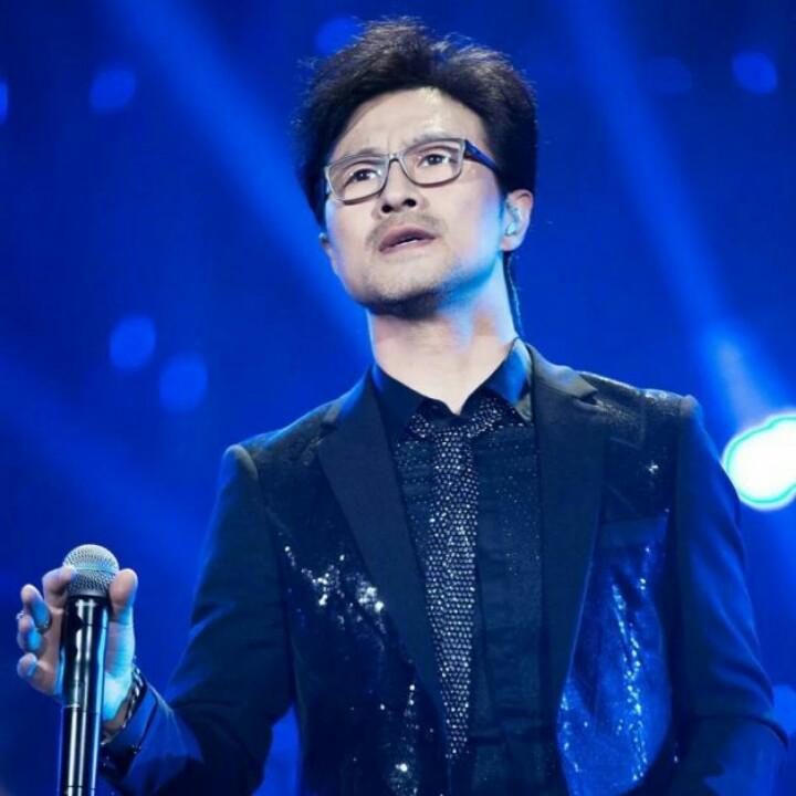 颜色不一样的烟火