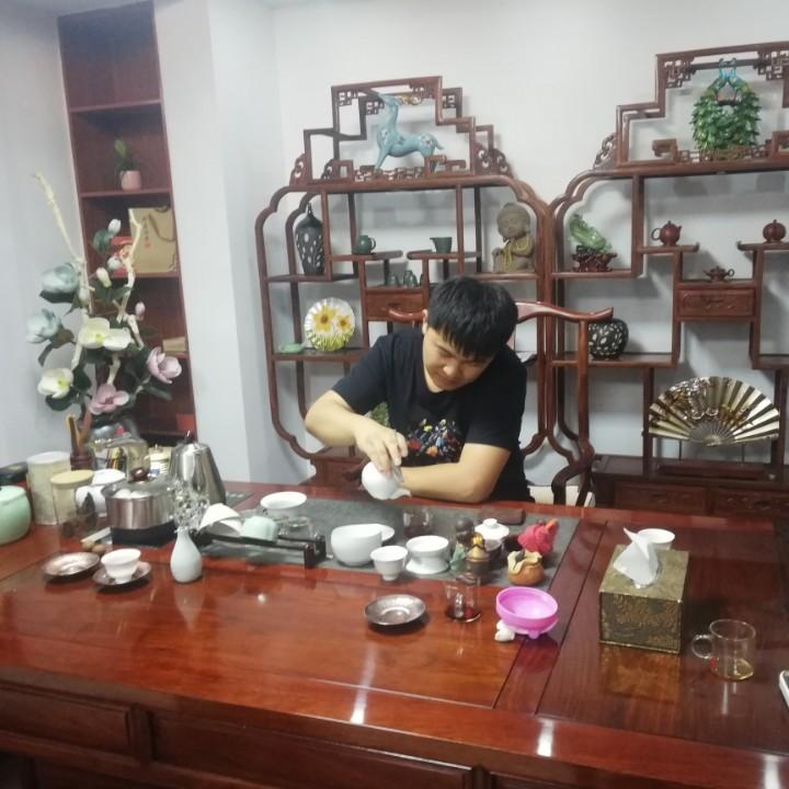 陈先生.