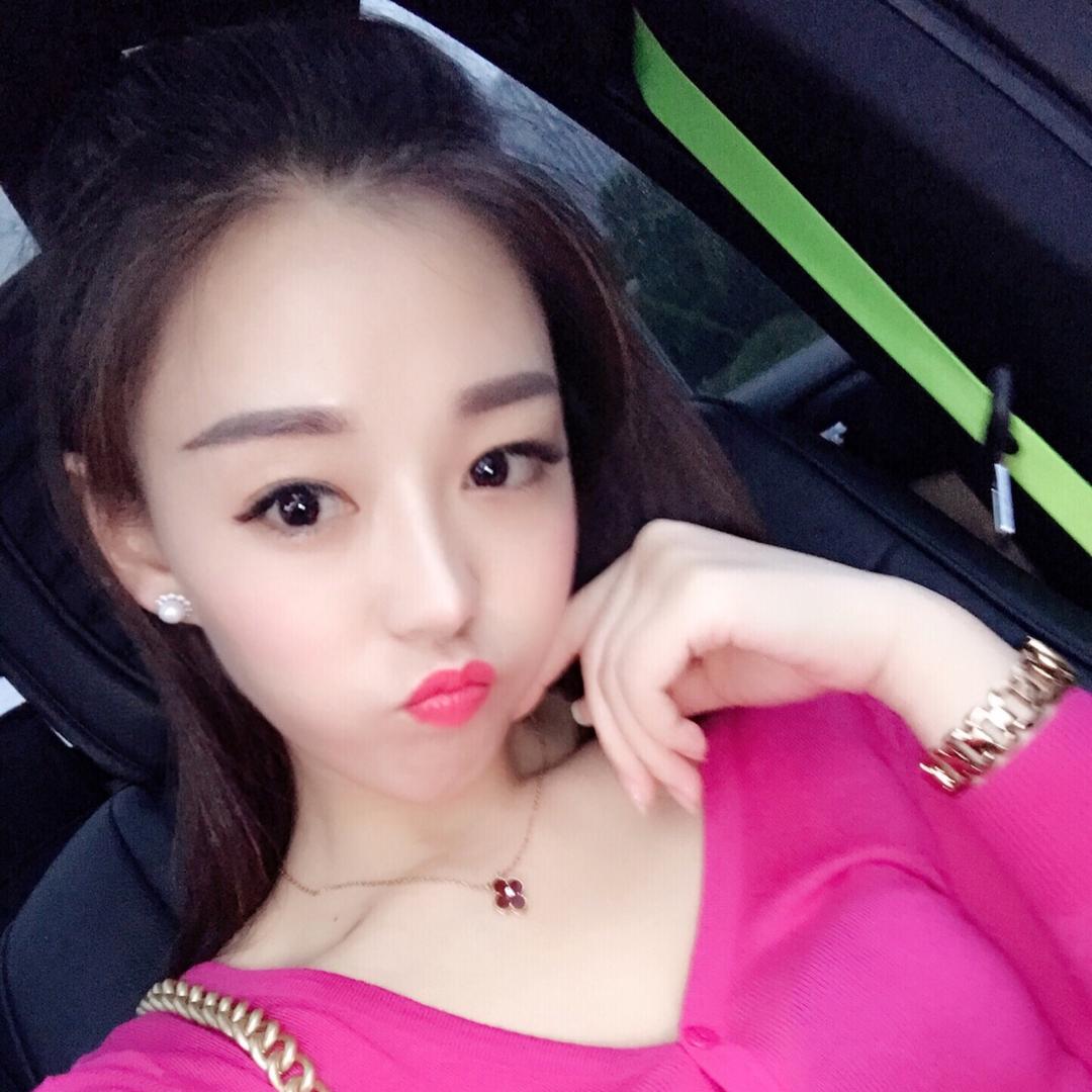 爱笑的白小白💕