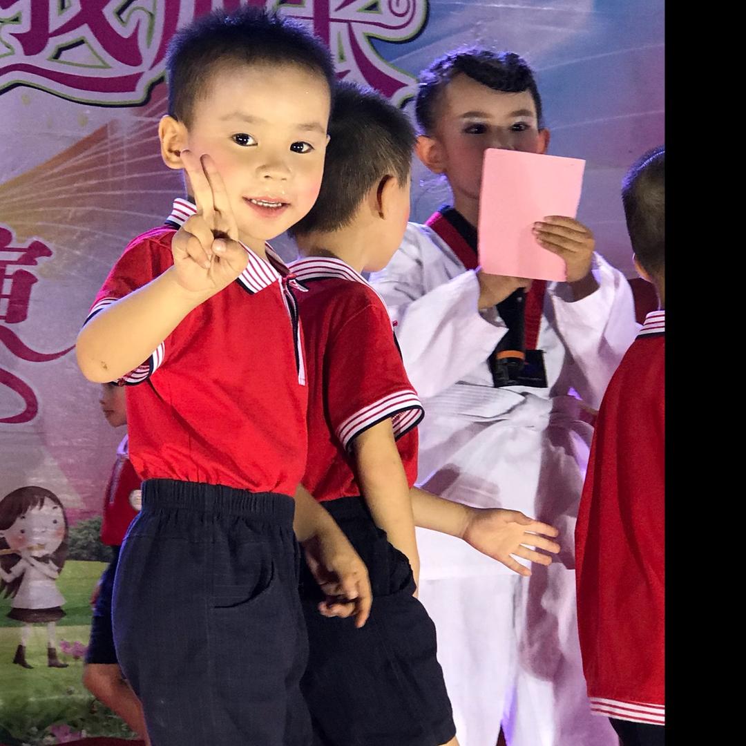 启雯