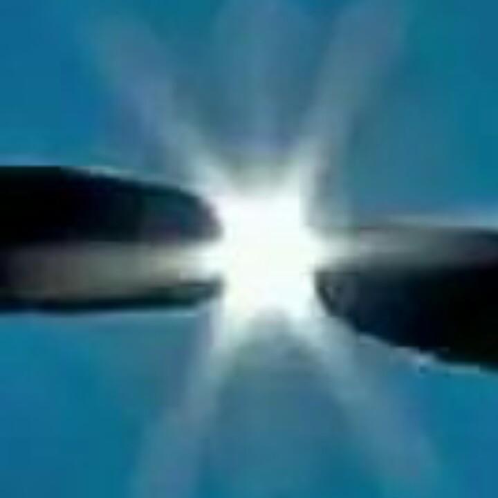 贾@