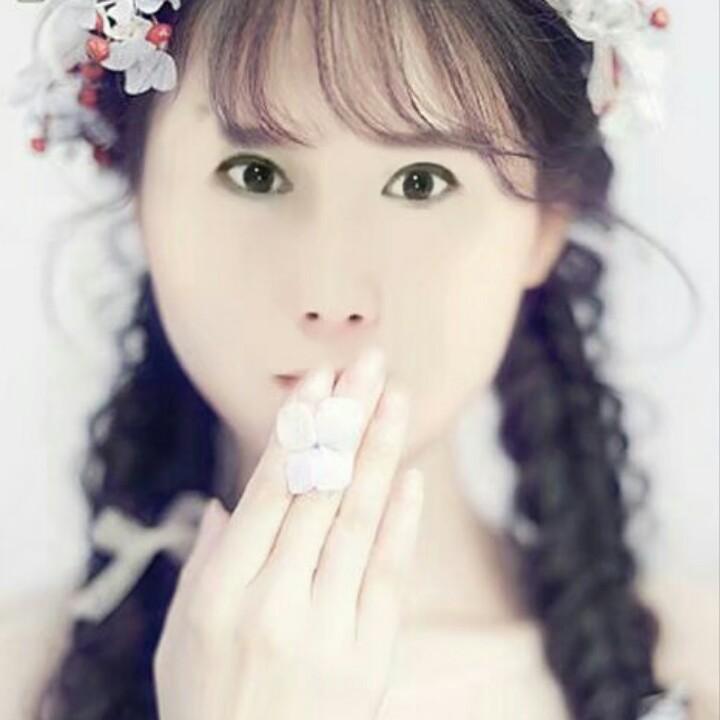 蓝裙子的百合魂
