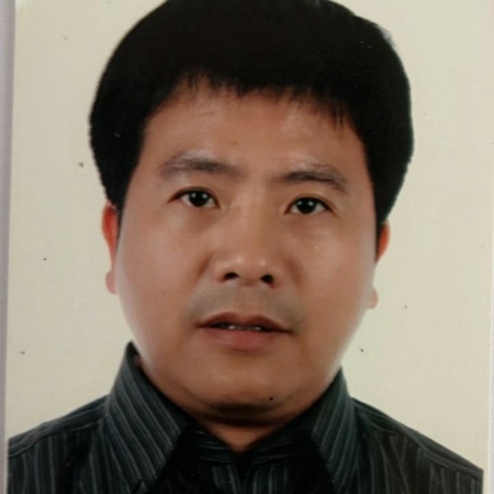 蓝天白云张先生