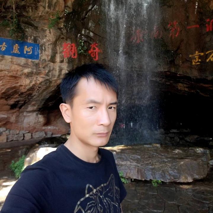 安龙县龙城车行