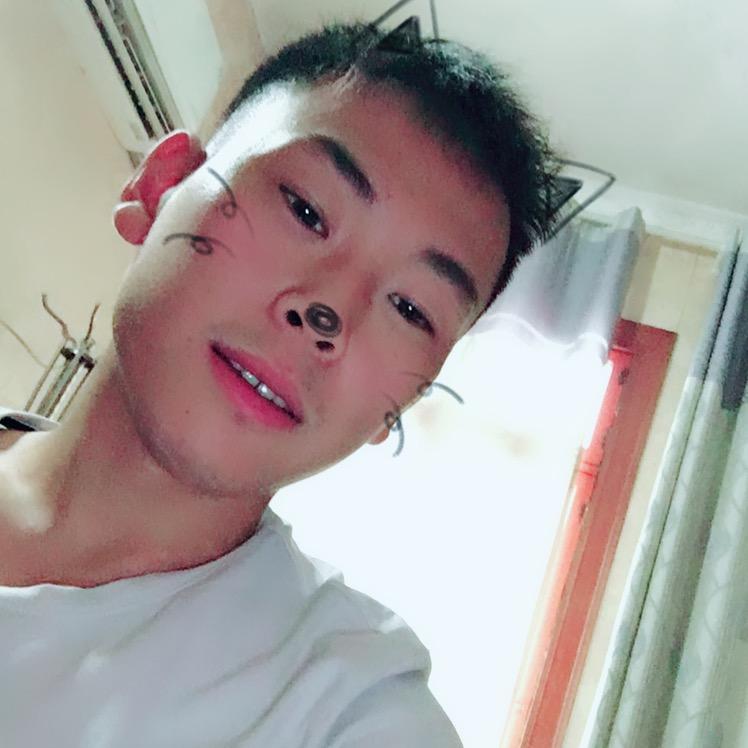 温柔澎湃℃    H