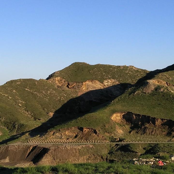 巴音