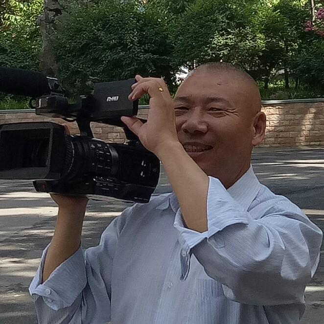 忠诚伟伟戏曲传媒