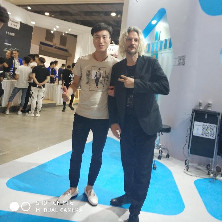 日照美发师雷子