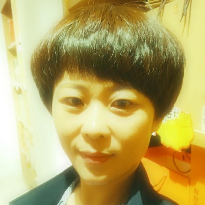小不点酒水姐