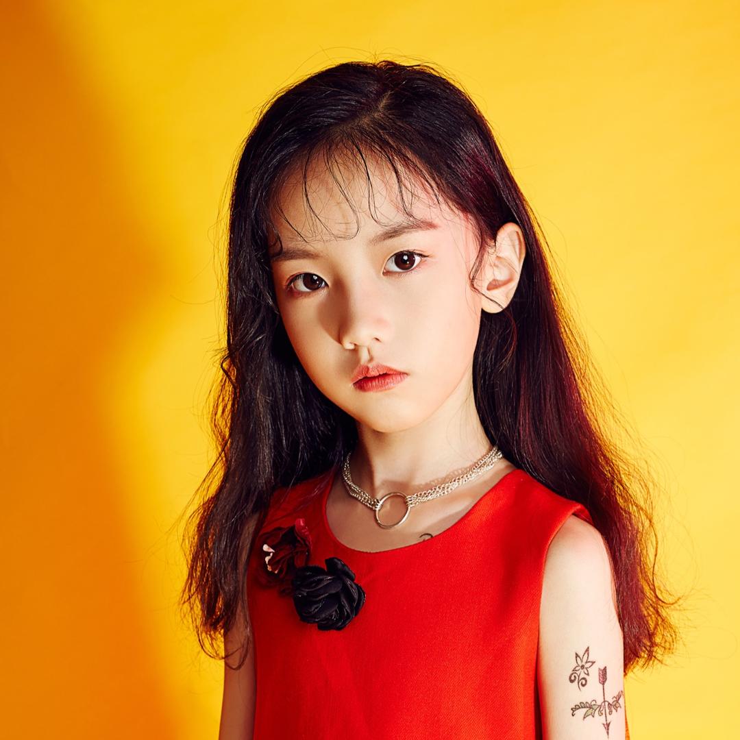 抖音号:60670518简介:不用别人施舍阳光,自己就是太阳!视频概览14.