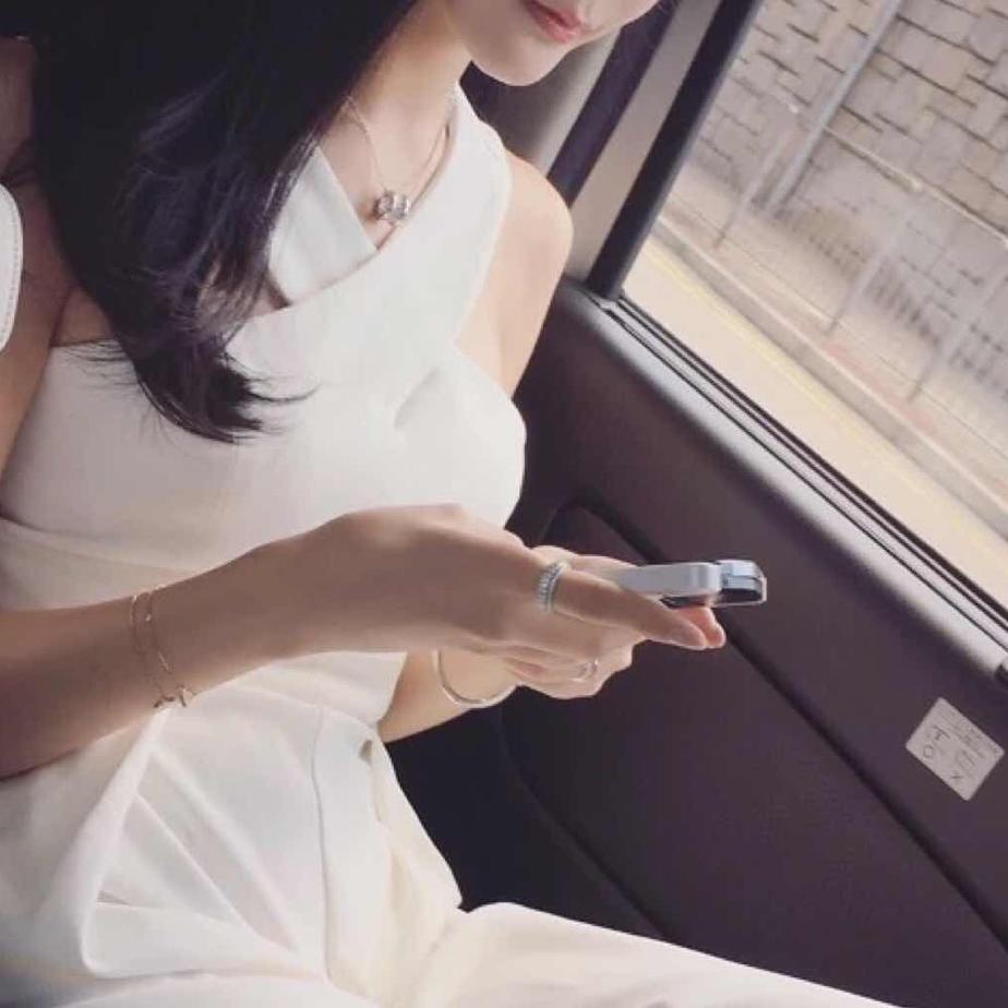 开大奔的少妇