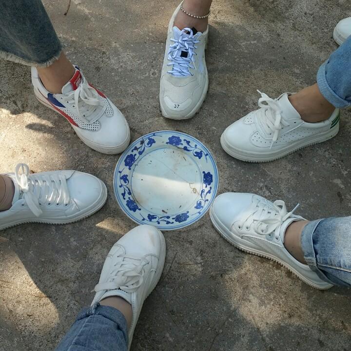 华
