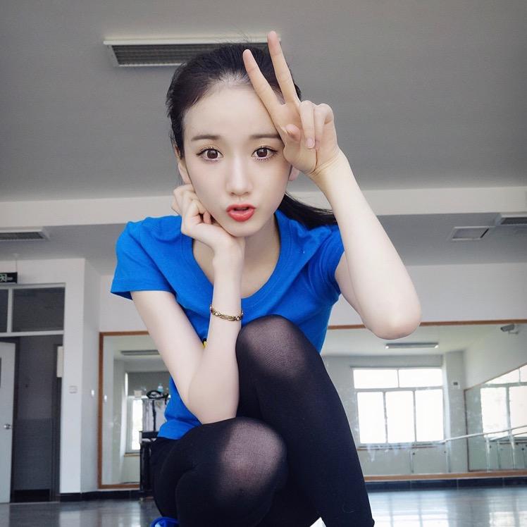 颜颜是女王