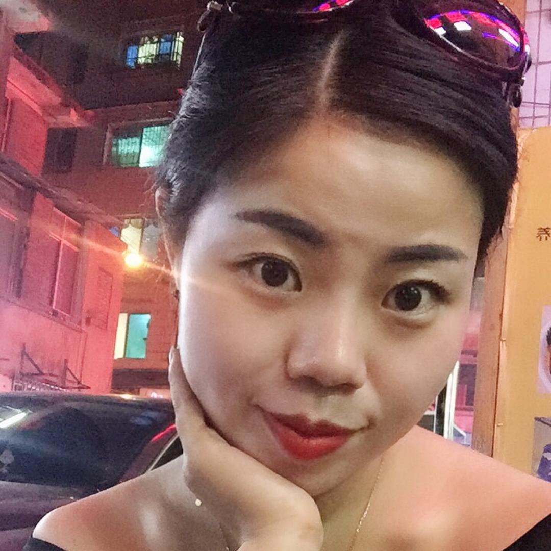 生活在男人堆里的女人